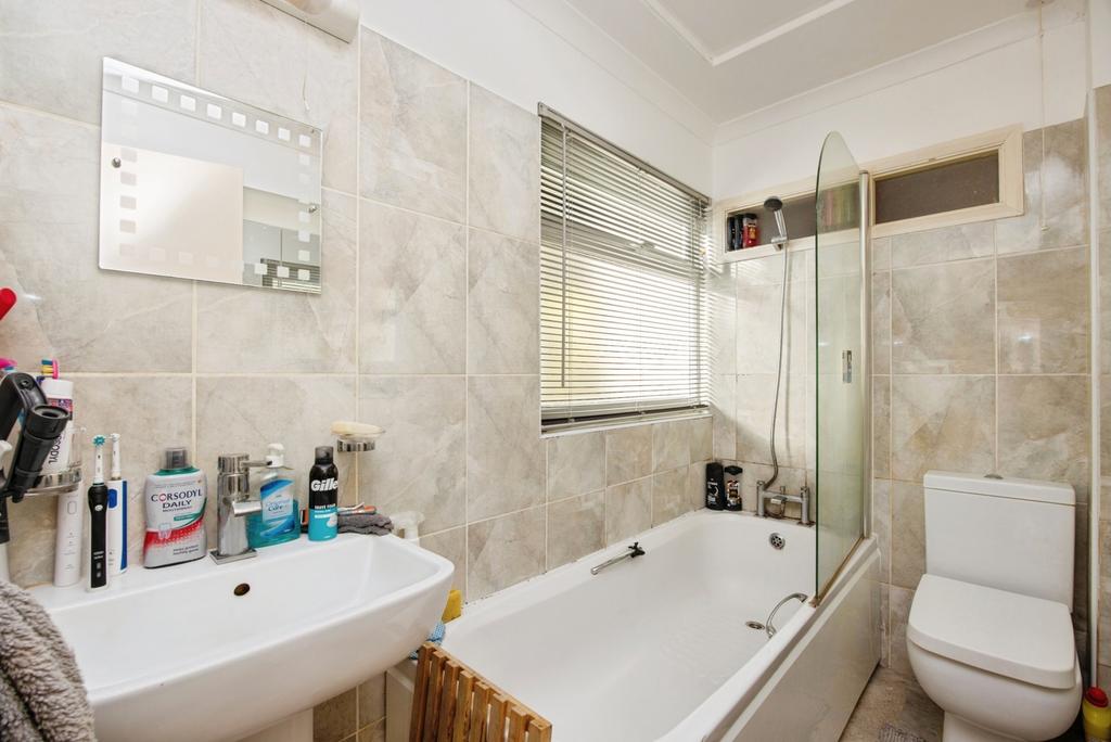 Bathroom Gf Flat