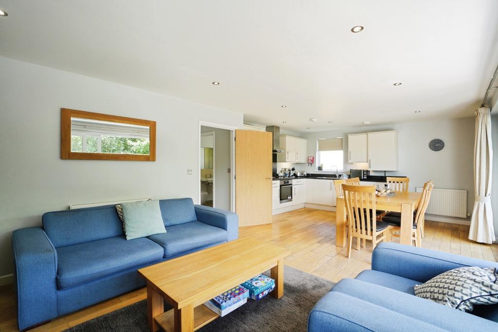 Lounge/Kitchen