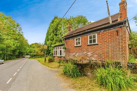 3 bedroom detached house for sale, Dorking Road, Kingsfold, Horsham, West Sussex, RH12