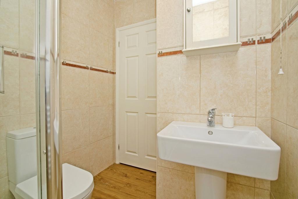 Shower/Cloakroom