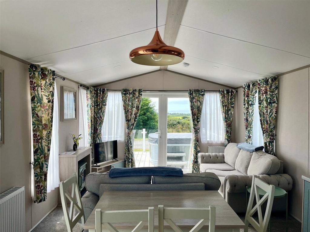 Kitchen/Lounge