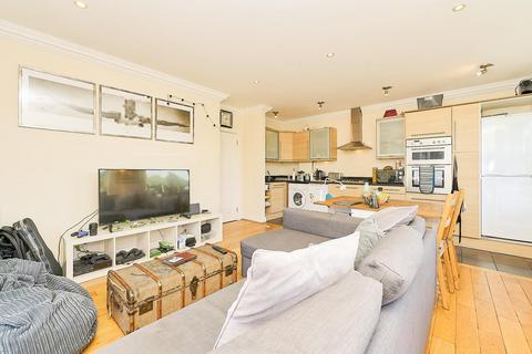 2 bedroom flat for sale, Portsmouth Road, Long Ditton, Surbiton, KT6