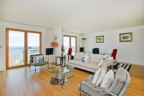 3 bedroom flat for sale, Pentire Avenue, Pentire, Newquay, Cornwall, TR7