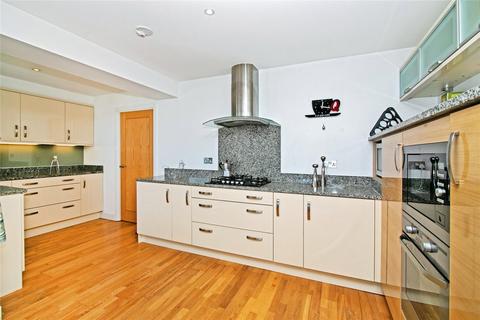 3 bedroom flat for sale, Pentire Avenue, Pentire, Newquay, Cornwall, TR7