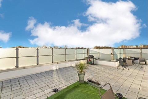 2 bedroom flat for sale, London Road, KINGSTON UPON THAMES, Surrey, KT2