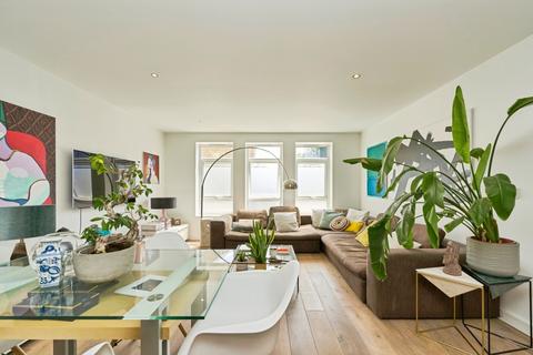 2 bedroom flat for sale, London Road, KINGSTON UPON THAMES, Surrey, KT2
