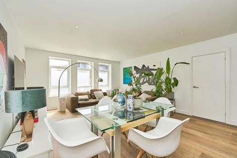 2 bedroom flat for sale, London Road, KINGSTON UPON THAMES, Surrey, KT2