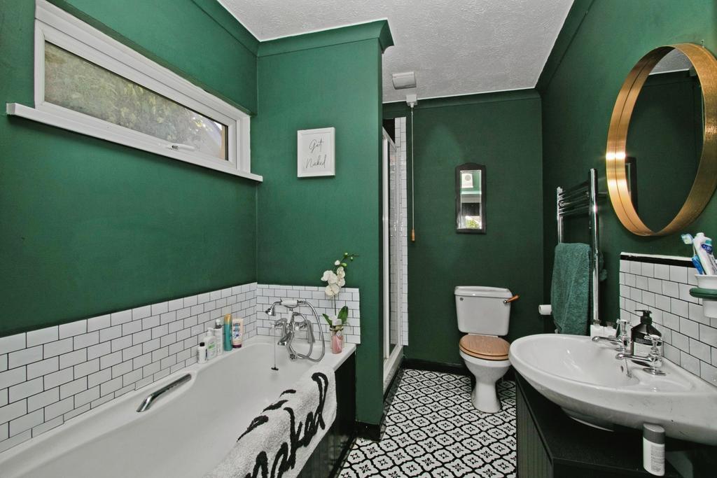 Master En-Suite