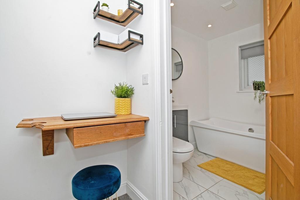 En Suite Bathroom