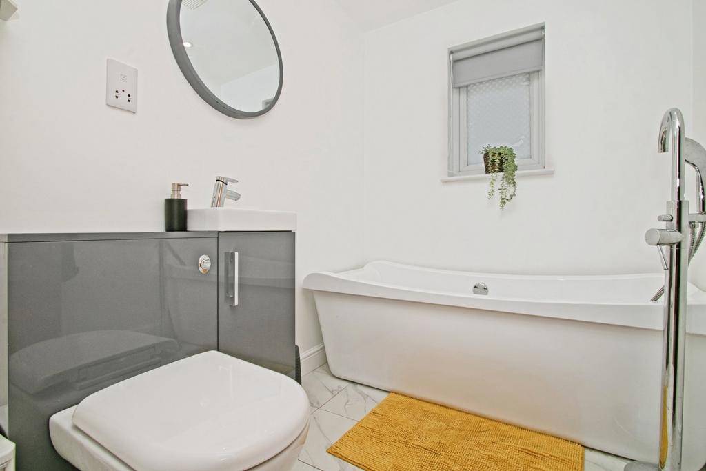 En Suite Bathroom