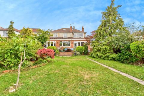 undefined, Tolworth Rise North, Surbiton, KT5