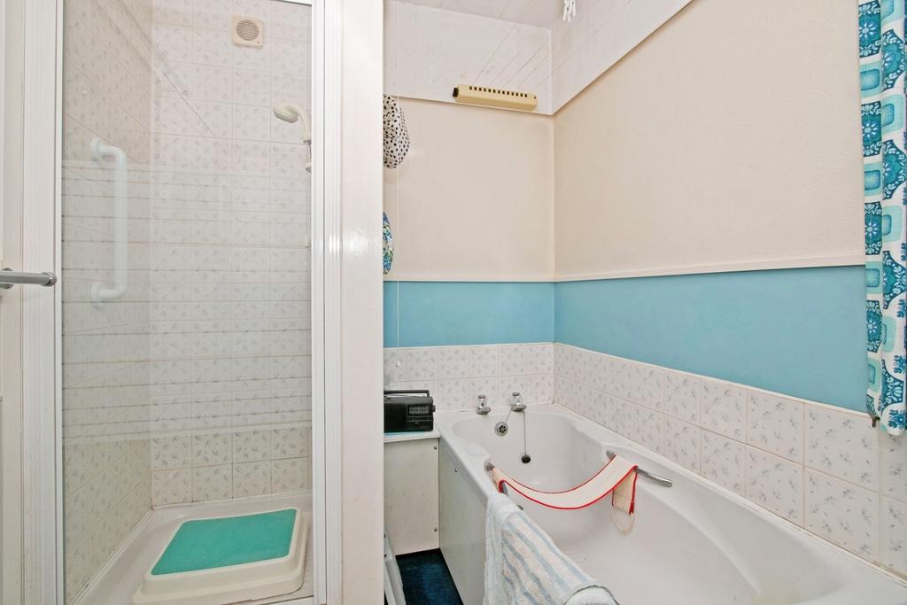 Bath/Shower Room