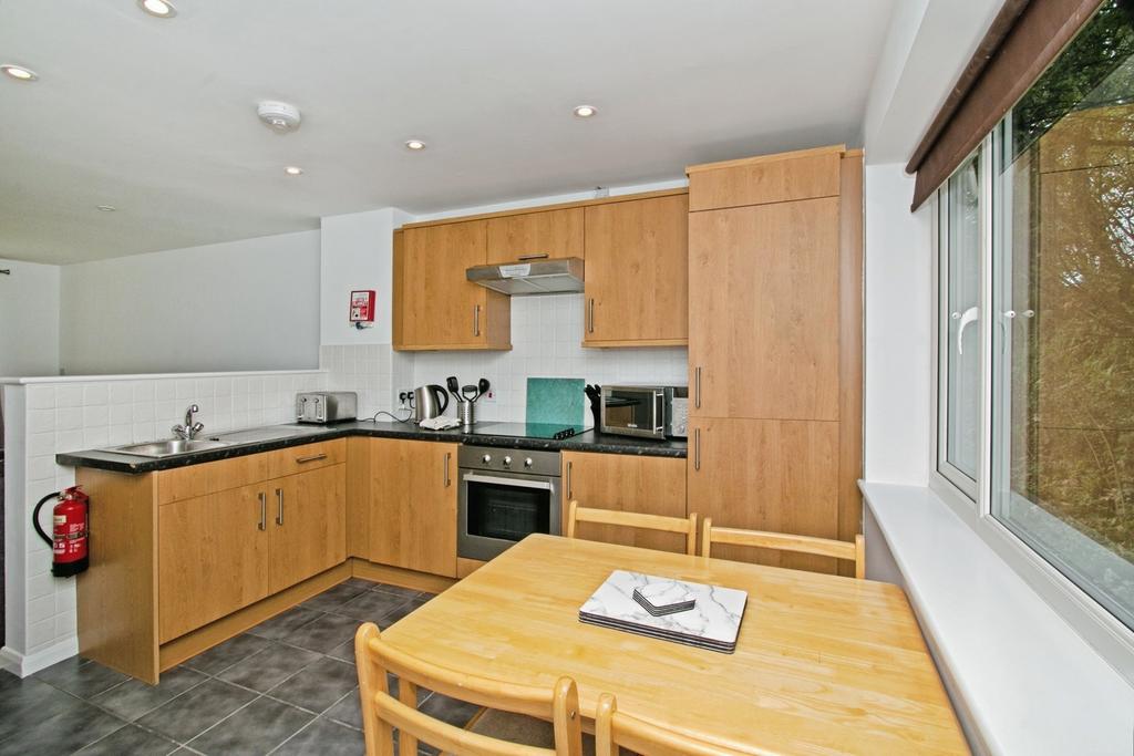 Kitchen/Dining Area