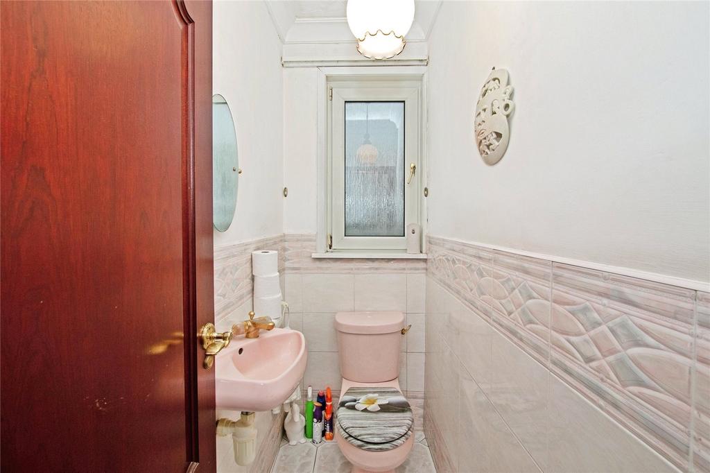 Gf Cloakroom
