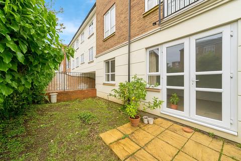 1 bedroom flat for sale, Samuel Gray Gardens, Kingston upon Thames, KT2