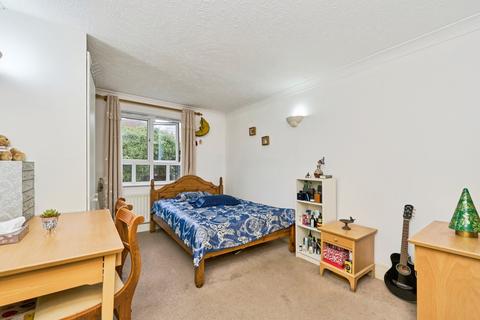 1 bedroom flat for sale, Samuel Gray Gardens, Kingston upon Thames, KT2