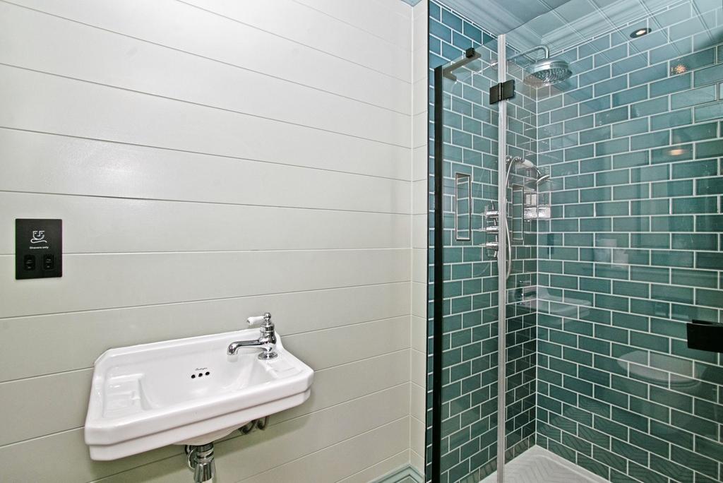 Ensuite Shower