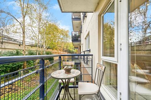 2 bedroom flat for sale, Royal Quarter, Seven Kings Way, Kingston upon Thames, KT2