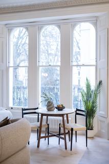 Studio to rent, - Kensington Gardens Square, London W2