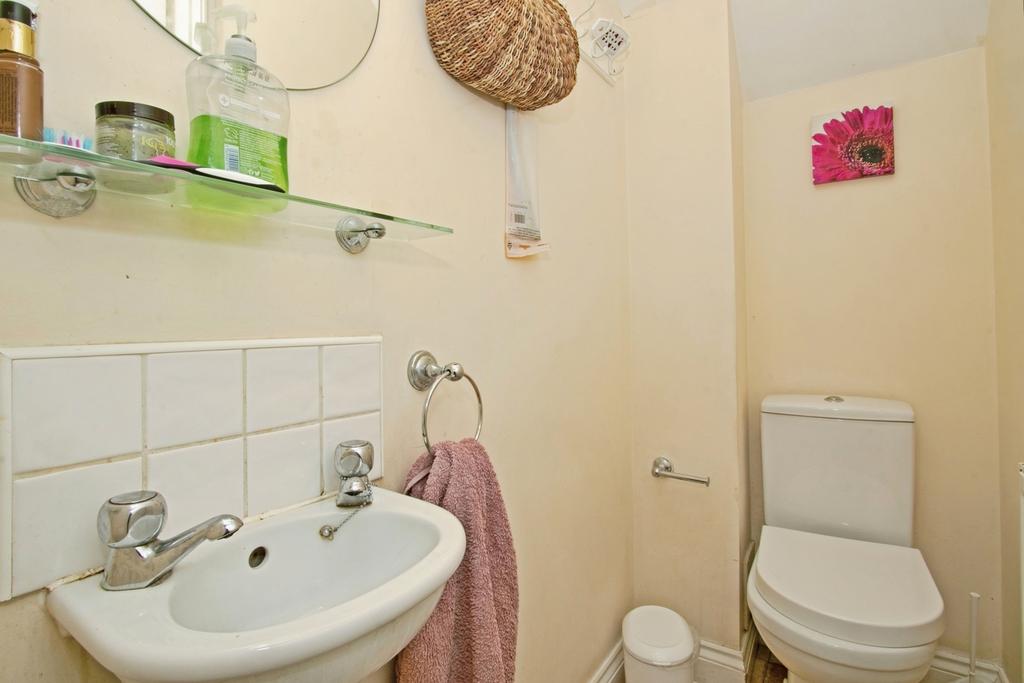 Gf Cloakroom