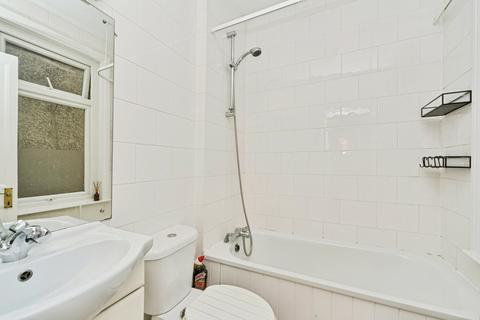 3 bedroom detached house for sale, Caversham Road, Kingston upon Thames, KT1
