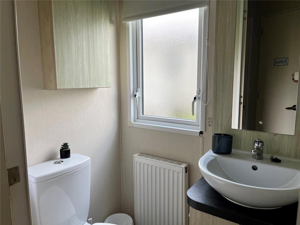 Shower/Cloakroom