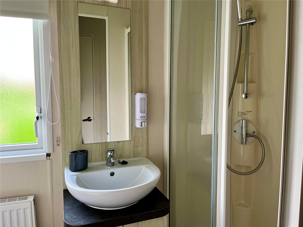 Shower/Cloakroom