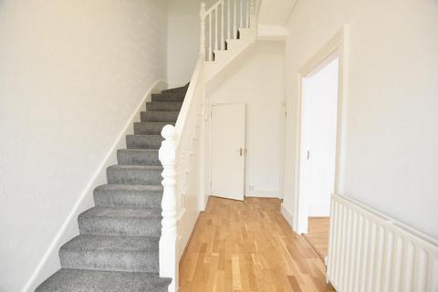 4 bedroom end of terrace house to rent, Aldborough Road South, Seven Kings, IG3