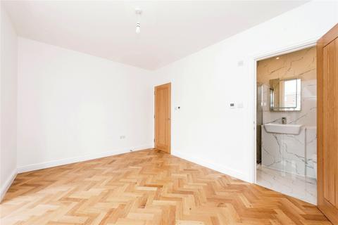 2 bedroom bungalow for sale, Kenilworth Road, Ashford, Surrey, TW15