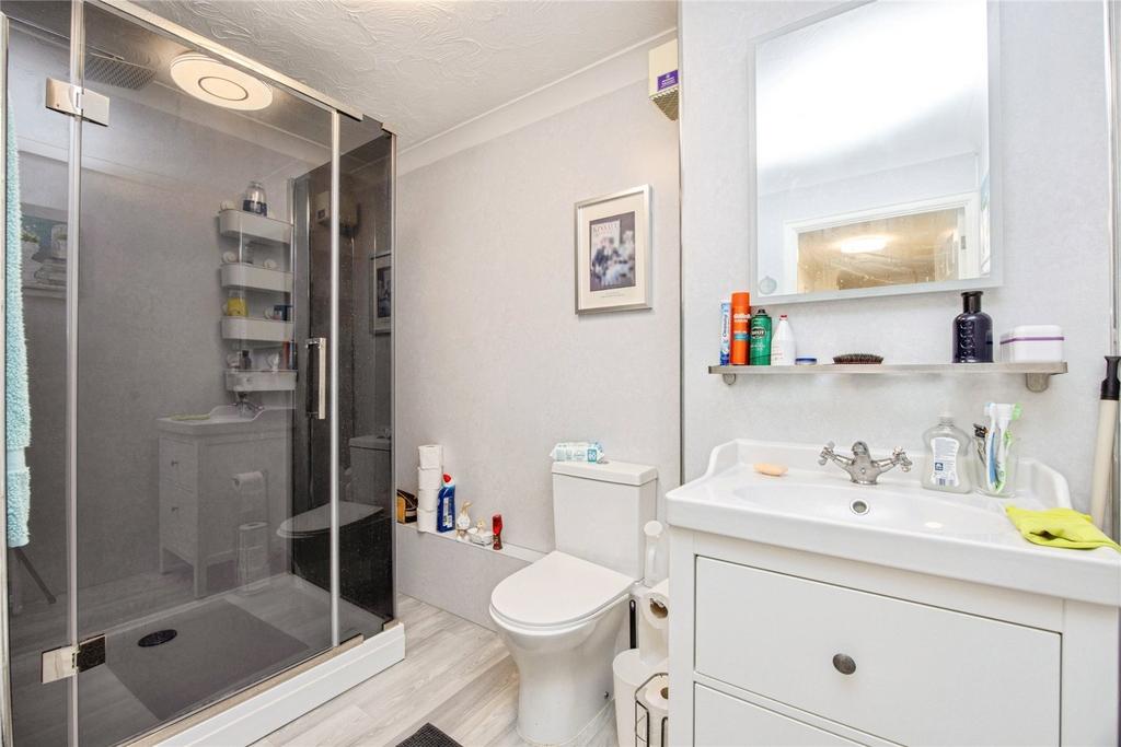 Shower/Cloakroom