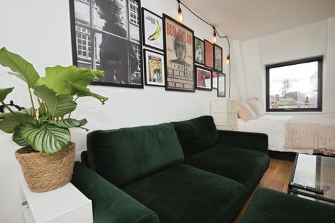 1 bedroom flat for sale, North Street, Leatherhead, Surrey, KT22