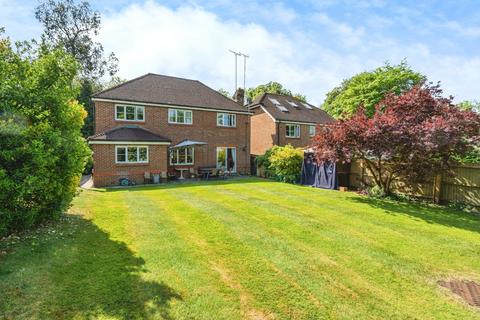 Green Lane, Leatherhead, Surrey, KT22