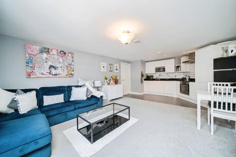 High Street, Leatherhead, Surrey, KT22
