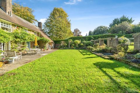 3 bedroom detached house for sale, Cobham Road, Fetcham, Leatherhead, Surrey, KT22