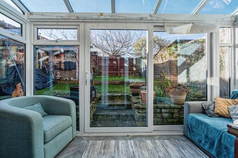2 bedroom end of terrace house for sale, Norwood Close, Effingham, Leatherhead, Surrey, KT24