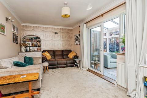 2 bedroom end of terrace house for sale, Norwood Close, Effingham, Leatherhead, Surrey, KT24