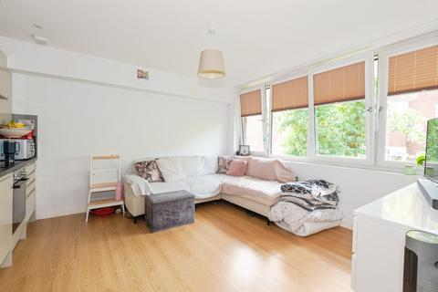 1 bedroom flat for sale, Challenge Court, Leatherhead, Surrey, KT22