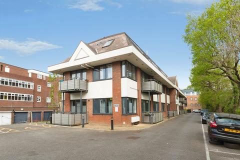 2 bedroom flat for sale, Challenge Court, Leatherhead, Surrey, KT22