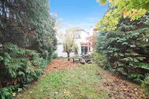 undefined, Highlands Avenue, Leatherhead, Surrey, KT22