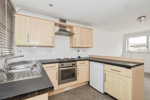 1 bedroom flat for sale, High Street, Leatherhead, Surrey, KT22