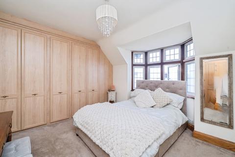4 bedroom semi-detached house for sale, Kingston Road, Leatherhead, Surrey, KT22