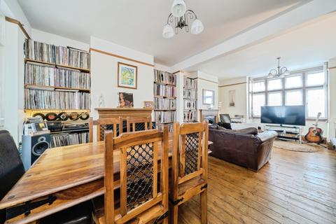 4 bedroom semi-detached house for sale, Kingston Road, Leatherhead, Surrey, KT22