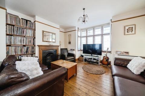 4 bedroom semi-detached house for sale, Kingston Road, Leatherhead, Surrey, KT22