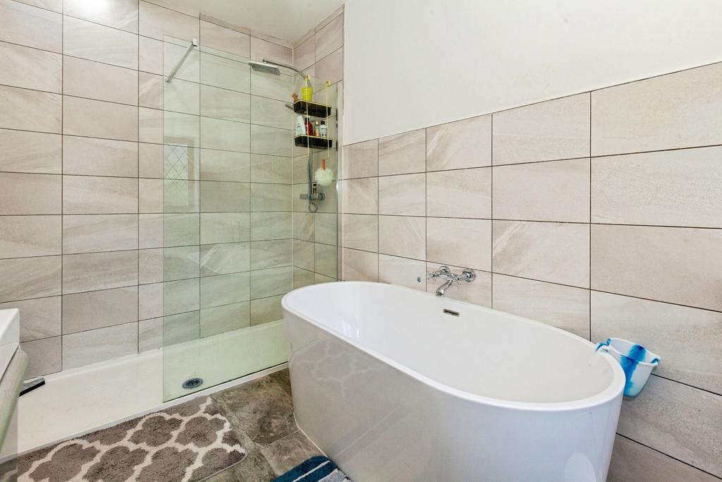 En-Suite 2