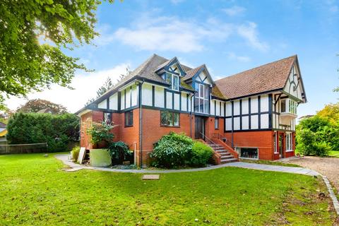 5 bedroom detached house for sale, Fishery Road, Maidenhead, Berkshire, SL6
