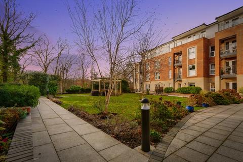 2 bedroom flat for sale, Station Parade, Virginia Water, Surrey, GU25