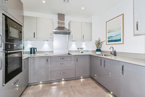 2 bedroom flat for sale, Station Parade, Virginia Water, Surrey, GU25