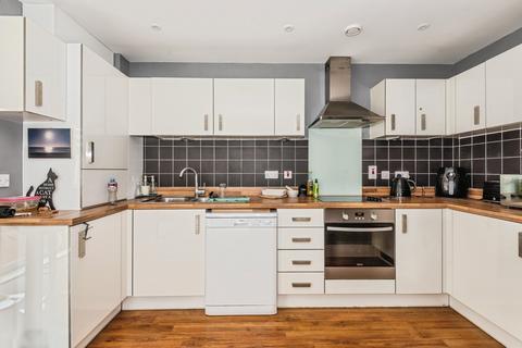 2 bedroom flat for sale, The Kilns, REDHILL, Surrey, RH1
