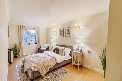 2 bedroom flat for sale, Linkfield Lane, Redhill, Surrey, RH1