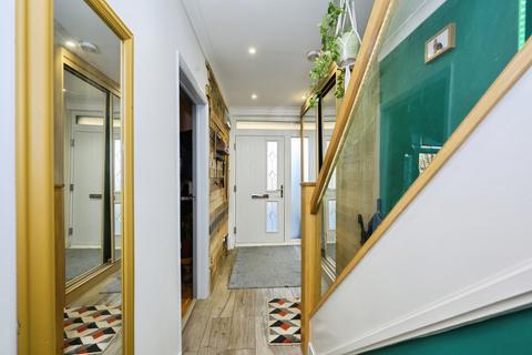 4 bedroom house for sale, Purbeck Close, Merstham, Redhill, Surrey, RH1